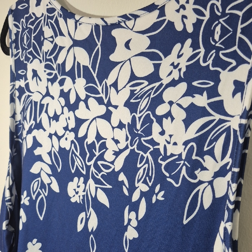 Navy Womens Plus 4X Floral V-Neck Tank Top NWOT - Picture 3 of 8